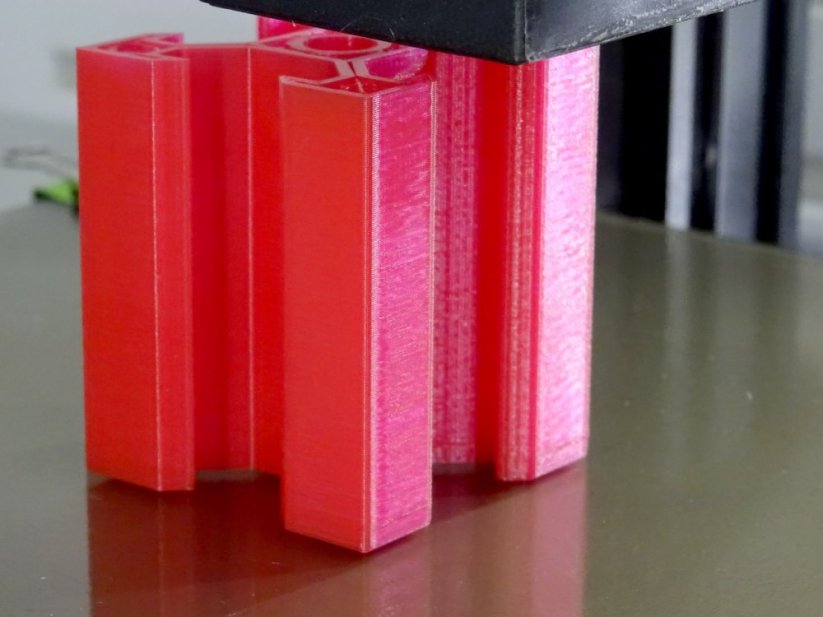 AURAPOL PLA 3D Filament Malinová čiastočne transparentná 1 kg 1,75 mm